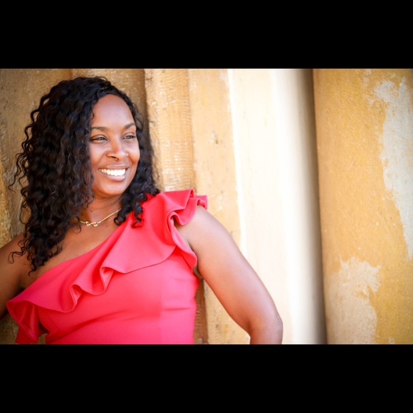 Meet your Posher, Zandra - Picture 1 of 1